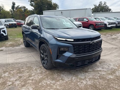 New 2026 Chevrolet Traverse RS w/ LPO, Floor Liner Package image 2