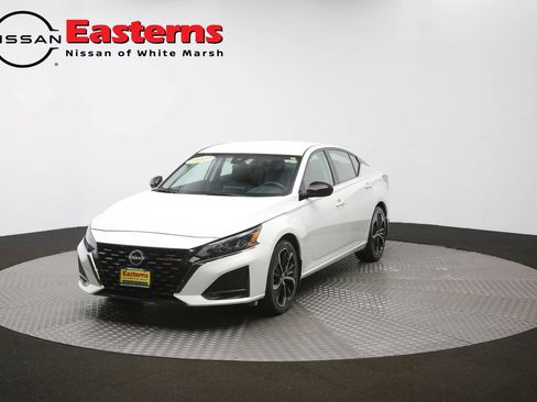 Used 2025 Nissan Altima 2.5 SR FWD image 53