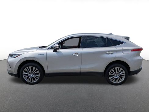 Used 2021 Toyota Venza XLE w/ Softex Package AWD/4WD image 6