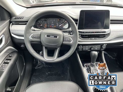 Used 2022 Jeep Compass Latitude image 12