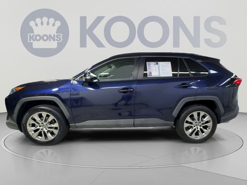 Used 2021 Toyota RAV4 XLE Premium AWD/4WD image 7