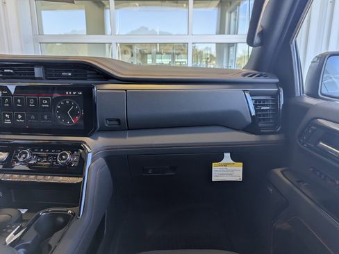 New 2026 GMC Sierra 1500 AT4 w/ Technology Package image 4