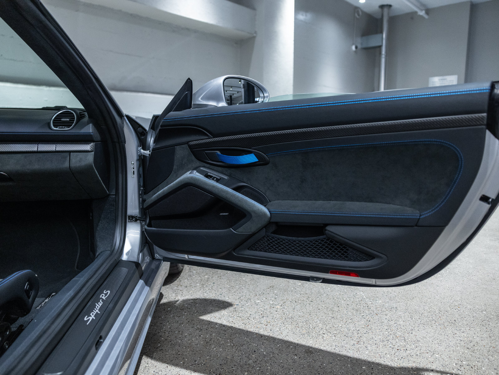 Certified 2025 Porsche 718 Boxster Spyder RS RWD image 35