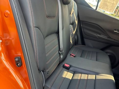 Used 2019 Nissan Kicks SR w/ SR Premium Package FWD image 25