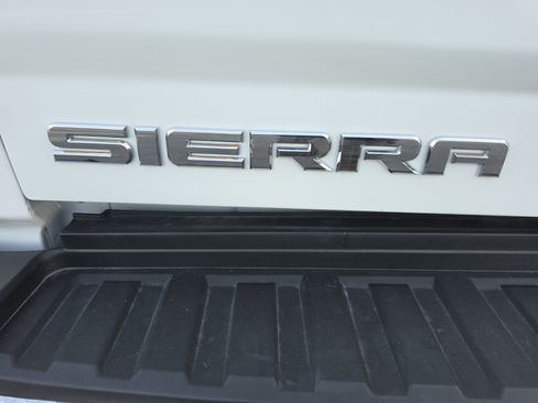 Used 2015 GMC Sierra 2500 2WD Crew Cab image 9