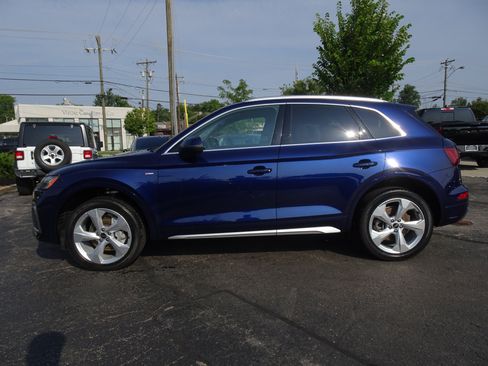 Certified 2023 Audi Q5 2.0T Premium Plus w/ Premium Plus Package AWD/4WD image 2