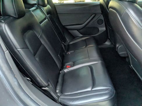 Used 2020 Tesla Model Y Long Range AWD/4WD image 22
