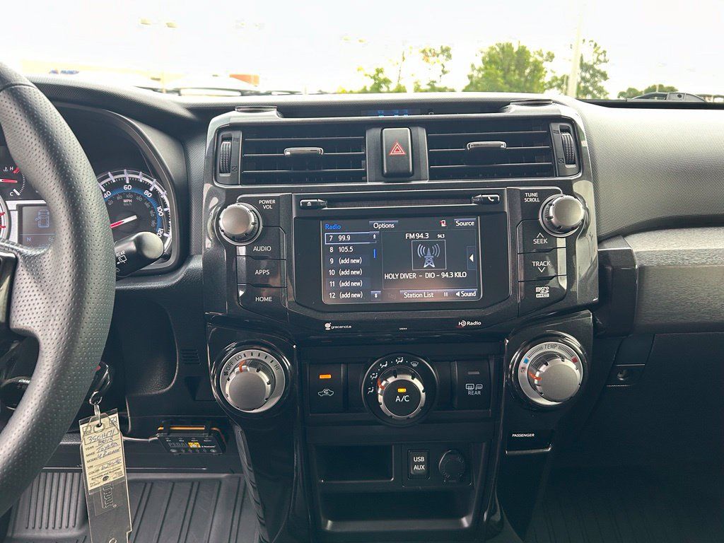 Used 2018 Toyota 4Runner TRD Off-Road Premium AWD/4WD image 22