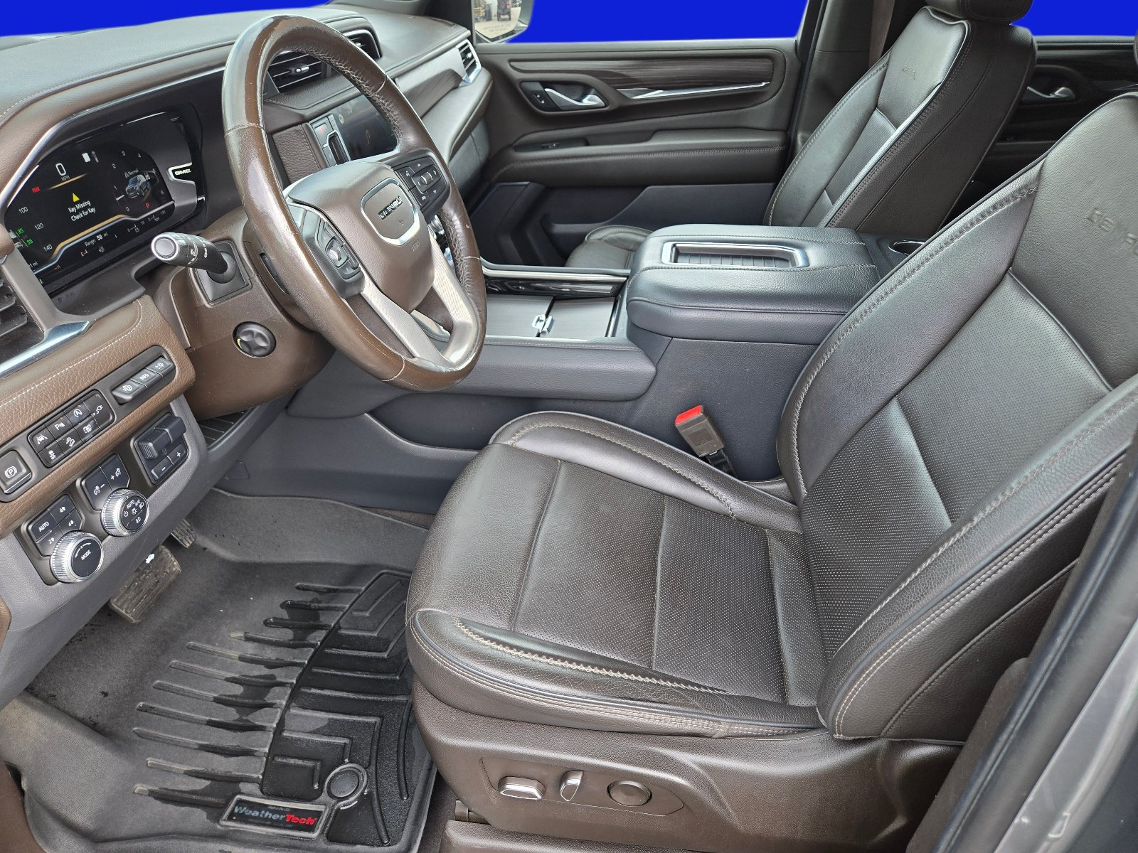 Used 2022 GMC Yukon XL Denali w/ Denali Premium Package AWD/4WD image 15