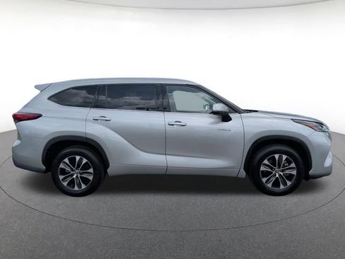 Used 2021 Toyota Highlander XLE FWD image 7