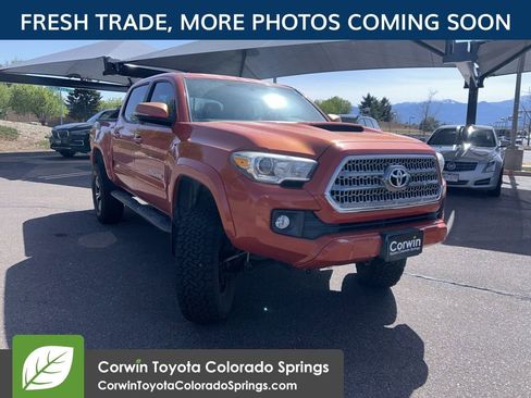 Used 2017 Toyota Tacoma TRD Sport w/ Premium & Technology Package image 1
