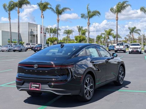 New 2026 Toyota Crown XLE image 2