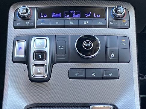 Used 2022 Hyundai Palisade SEL w/ Premium Package FWD image 32