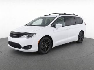 Used 2018 Chrysler Pacifica Touring-L Plus w/ S Appearance Package FWD video 3