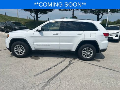 Used 2018 Jeep Grand Cherokee Laredo AWD/4WD image 10