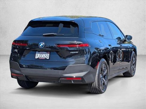 Used 2024 BMW iX xDrive50 w/ Premium Package AWD/4WD image 5
