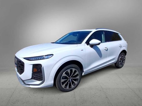 New 2026 Audi Q3 quattro 2.0T AWD/4WD image 4