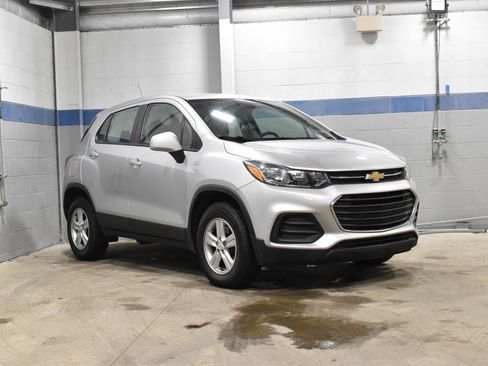 Used 2018 Chevrolet Trax LS image 27