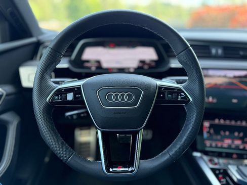 Used 2024 Audi SQ8 e-tron Prestige w/ Prestige Package AWD/4WD image 23