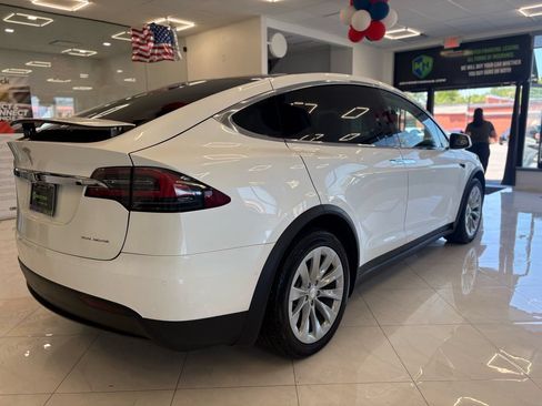Used 2019 Tesla Model X AWD/4WD image 14