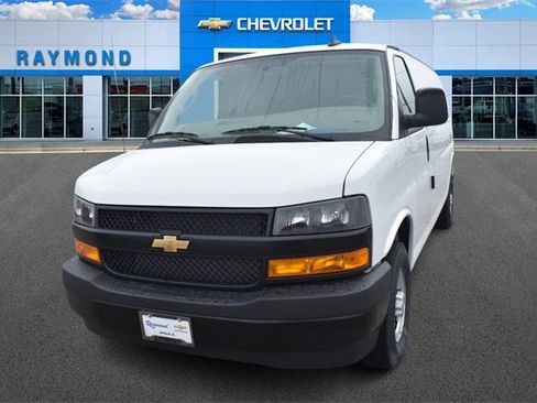 New 2025 Chevrolet Express 2500 Work Van image 7