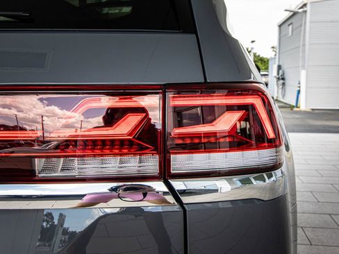 New 2026 Volkswagen Atlas SE FWD image 16