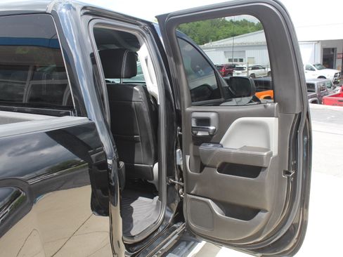 Used 2018 Chevrolet Silverado 1500 Custom w/ Custom Convenience Package AWD/4WD image 22