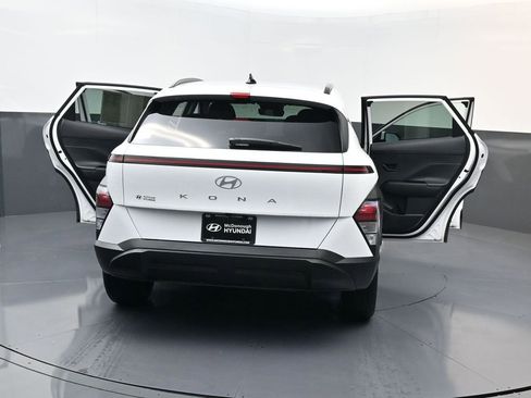 Certified 2025 Hyundai Kona SEL image 21