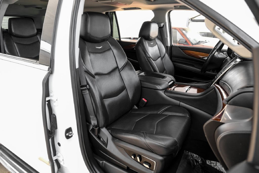 Used 2019 Cadillac Escalade ESV Premium Luxury RWD image 37