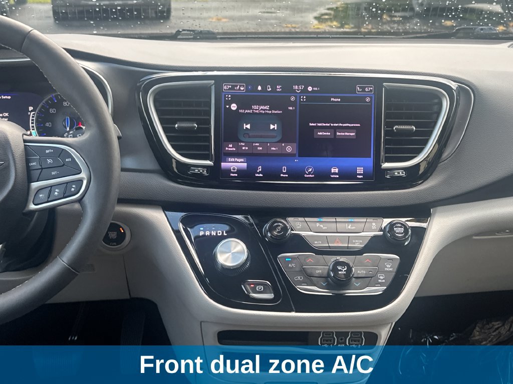 Used 2024 Chrysler Pacifica Touring-L FWD image 23