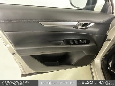 Used 2025 MAZDA CX-5 AWD 2.5 S w/ Select Package image 16
