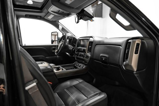 Used 2017 GMC Sierra 2500 Denali w/ Duramax Plus Package AWD/4WD image 18
