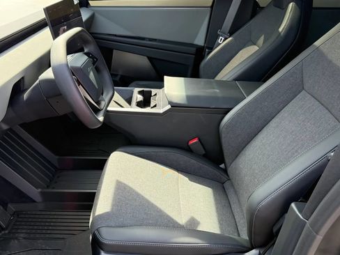 Used 2026 Tesla Cybertruck AWD Crew Cab image 9