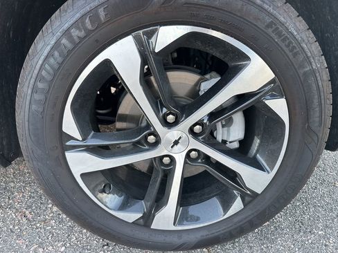 Used 2025 Chevrolet Trax RS w/ Driver Confidence Package image 9