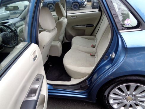 Used 2010 Subaru Impreza 2.5i Premium image 15