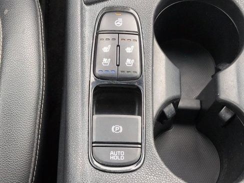 Used 2022 Kia Niro EX Premium FWD image 23