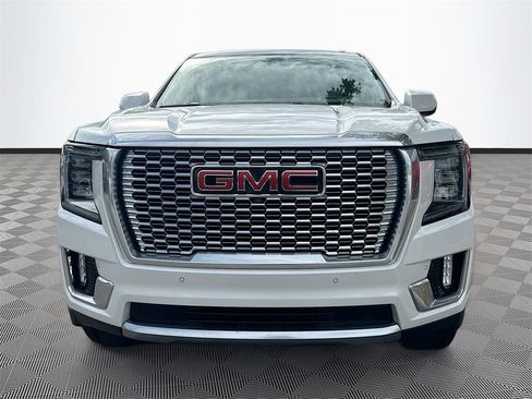 Used 2021 GMC Yukon Denali image 2