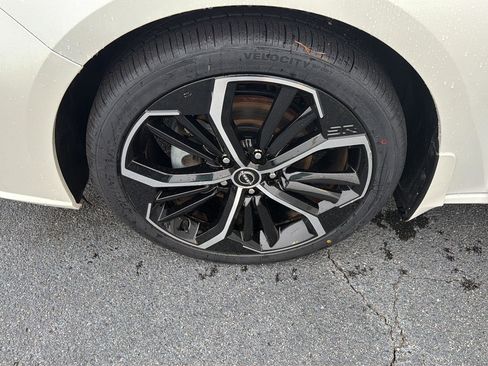 Used 2023 Nissan Altima 2.5 SR FWD image 35