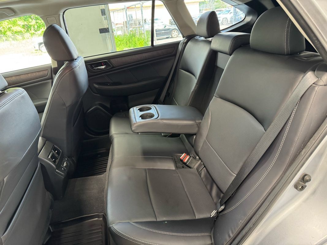 Used 2018 Subaru Outback 3.6R Limited AWD/4WD image 24