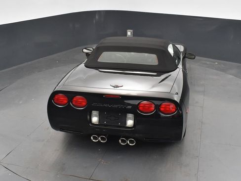 Used 2000 Chevrolet Corvette Base w/ Performance Handling Pkg image 22