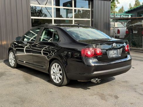 Used 2010 Volkswagen Jetta Wolfsburg Edition FWD image 14