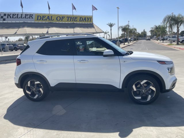 Used 2025 Hyundai Venue SEL FWD image 9