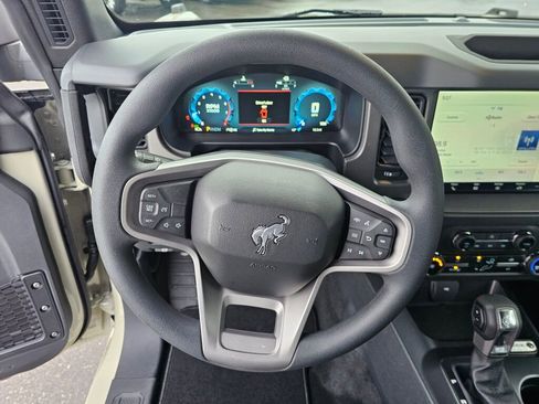 New 2025 Ford Bronco Base image 14