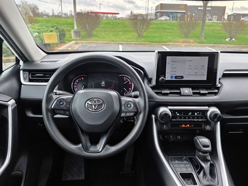 Used 2024 Toyota RAV4 LE image 34