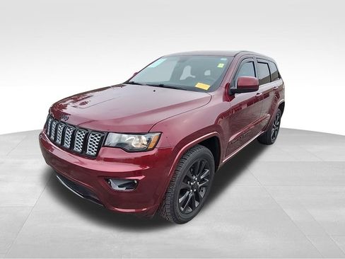 Used 2019 Jeep Grand Cherokee Altitude image 11