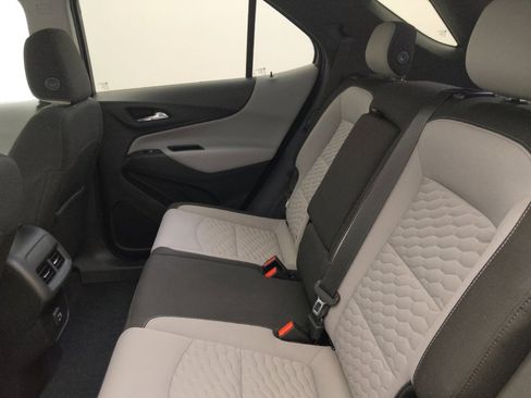 Used 2019 Chevrolet Equinox LS w/ LS Convenience Package AWD/4WD image 18