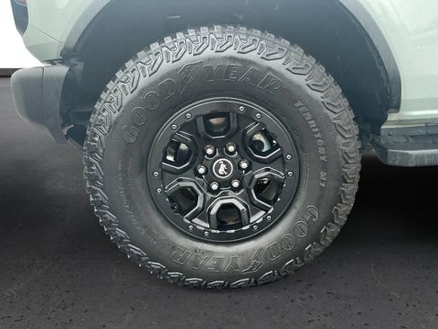 Used 2023 Ford Bronco Wildtrak AWD/4WD image 13