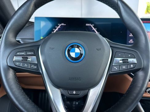 Used 2023 BMW i4 eDrive35 w/ Premium Package RWD image 25