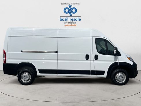 Used 2025 RAM ProMaster 2500 w/ Convenience Group FWD image 8