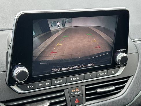 Used 2019 Nissan Altima 2.5 SV FWD image 18